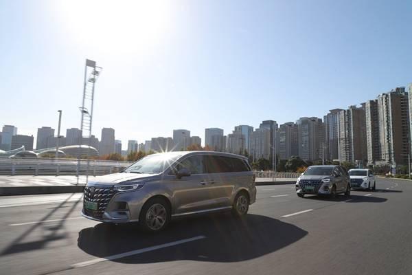 親身體驗(yàn)榮威iMAX8 DMH新陸尊：驚喜之旅-有駕