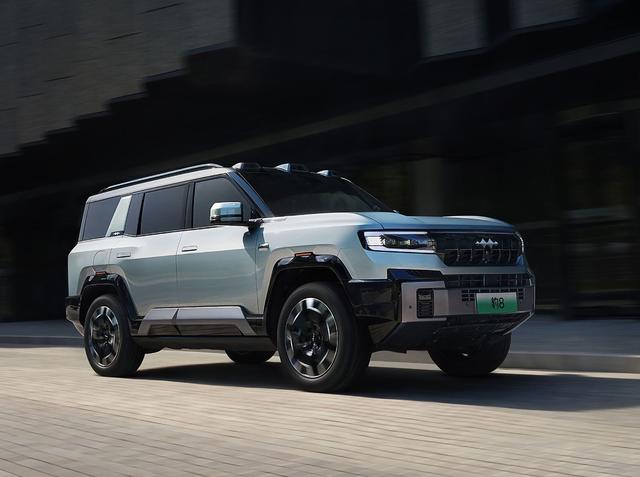 能越野能家用，還配了華為智駕，40萬預算買新能源SUV別錯過它-有駕