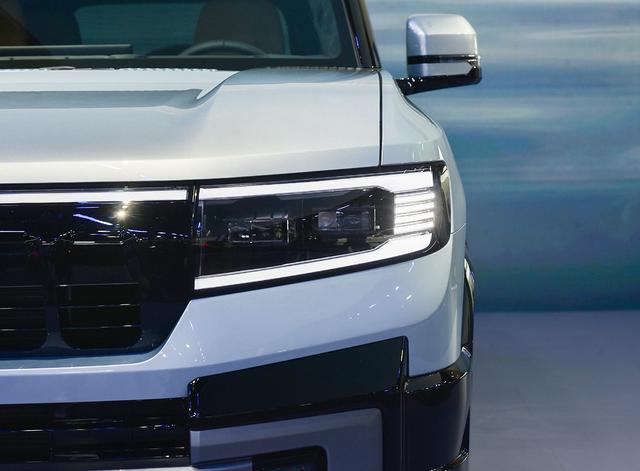 能越野能家用，還配了華為智駕，40萬預算買新能源SUV別錯過它-有駕