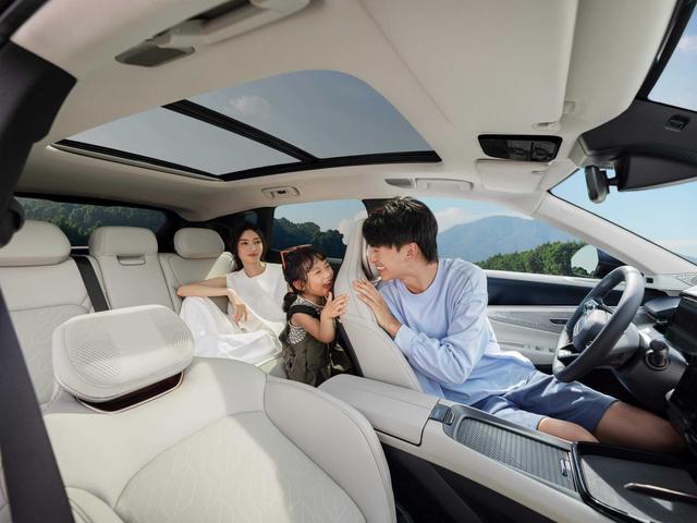 領克08 EM-P，智駕系統精準穩定，駕馭未來輕松無憂-有駕