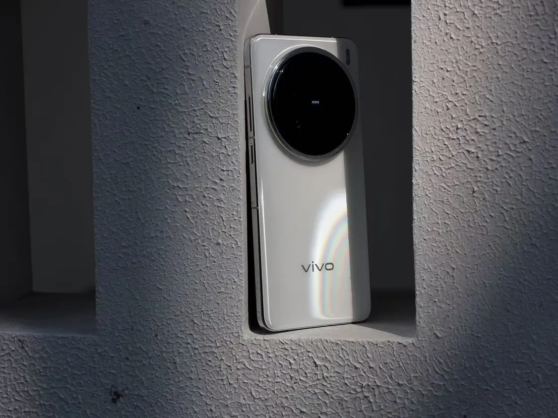 vivo X200 Pro，圖片來源：雷科技