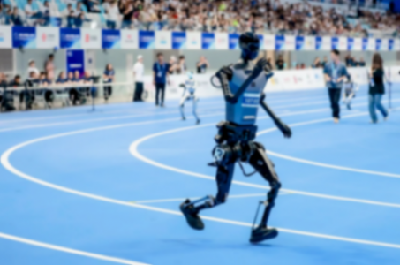 被嘲像&ldquo;爺爺&rdquo;的機器人背后，這一行業(yè)以半價推動11倍增長