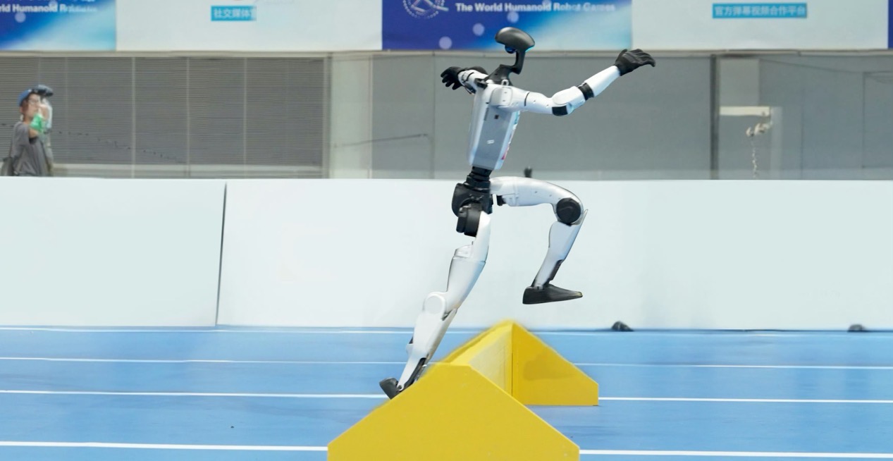 宇樹科技王興興：工業(yè)機(jī)器人需邁過效率、成本臨界點(diǎn)才可能大規(guī)模鋪量